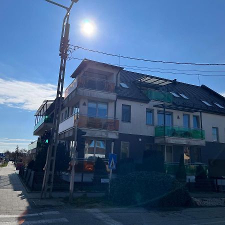 Sárvár Azur Haz Gyoengyvirag Apartman מראה חיצוני תמונה